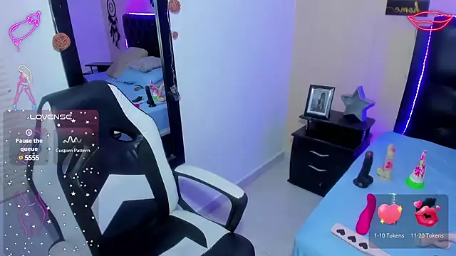 mila katts online show from January 22, 9:02 am