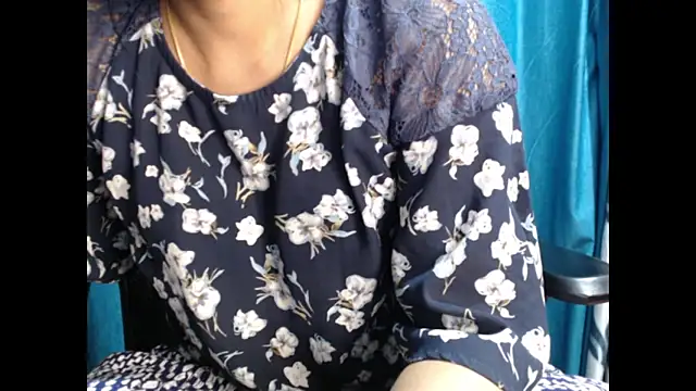 Snapshot of CuteRhea69 chatting on February 5, 3:20 pm CuteRhea69 online show from February 5, 3:20 pm