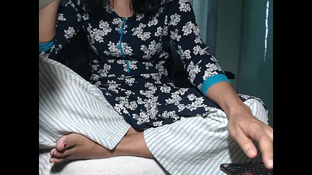 CuteRhea69 online show from April 13, 11:16 am