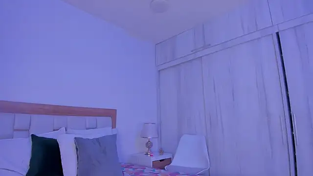 mia hank online show from January 13, 11:41 am