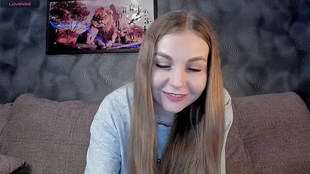 Snapshot of CassieMils chatting on February 12, 11:18 am CassieMils online show from February 12, 11:18 am