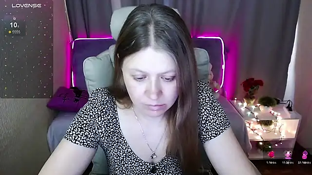 alekasamui online show from March 14, 3:37 am