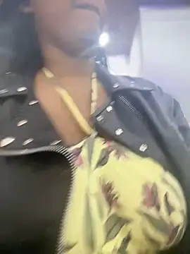 Snapshot of Tayra_Siny chatting on February 12, 1:37 pm Tayra Siny online show from February 12, 1:37 pm