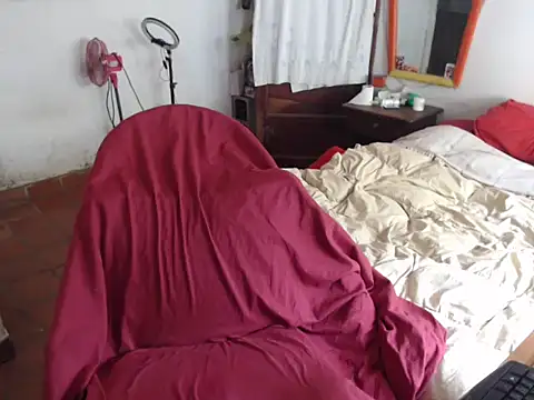 Snapshot of deftoolceles chatting on October 28, 2:09 pm deftoolceles online show from October 28, 2:09 pm