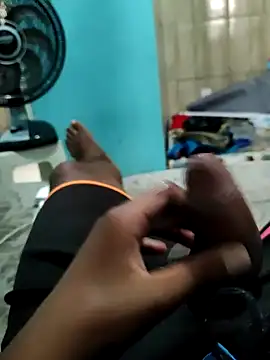 Arthu2r online show from December 3, 5:45 pm