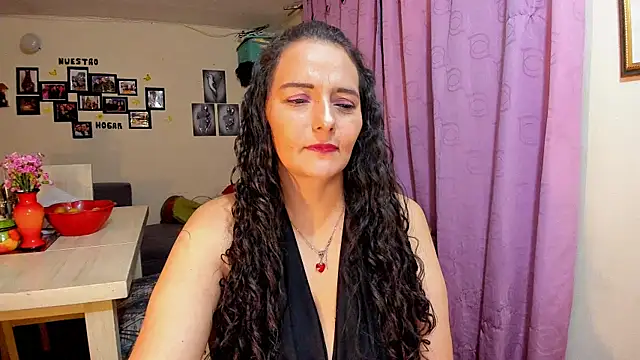 emma luxy online show from February 20, 4:42 am