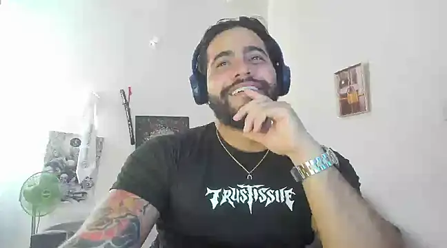 Snapshot of _Coddygold_ chatting on February 9, 3:23 pm Coddygold online show from February 9, 3:23 pm