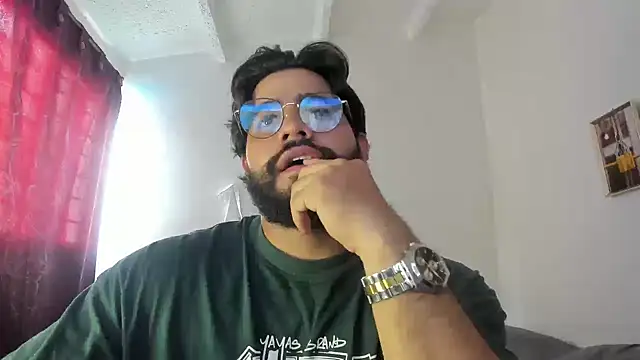 Snapshot of _Coddygold_ chatting on March 5, 3:40 pm Coddygold online show from March 5, 3:40 pm