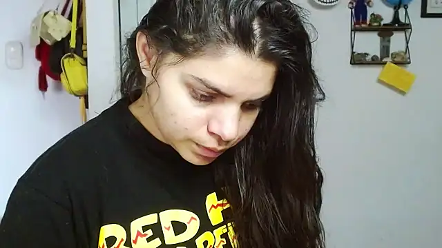 Snapshot of Nikkykora15 chatting on February 1, 9:19 pm Nikkykora15 online show from February 1, 9:19 pm