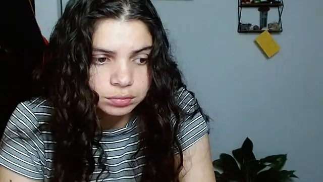 Snapshot of Nikkykora15 chatting on February 26, 11:37 pm Nikkykora15 online show from February 26, 11:37 pm