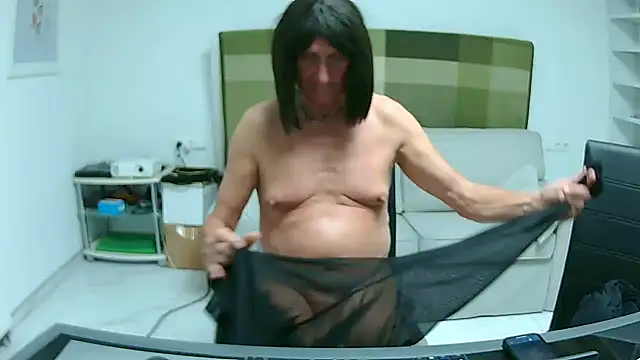 Snapshot of TranseCarmen chatting on September 27, 9:20 pm TranseCarmen online show from September 27, 9:20 pm