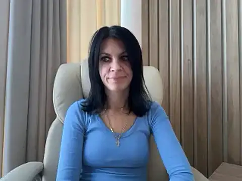 Snapshot of InjaAtHome chatting on October 25, 8:22 am InjaAtHome online show from October 25, 8:22 am