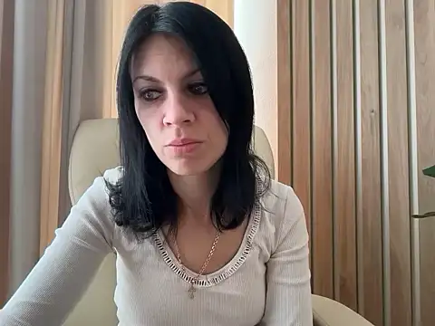 Snapshot of InjaAtHome chatting on October 28, 9:46 am InjaAtHome online show from October 28, 9:46 am