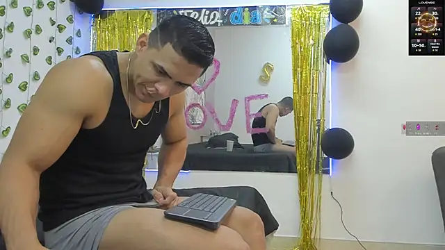 Snapshot of ChoreyTaiylor chatting on September 26, 3:05 pm ChoreyTaiylor online show from September 26, 3:05 pm