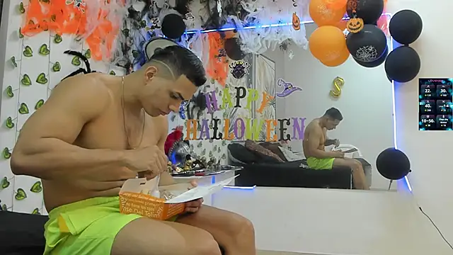 Snapshot of ChoreyTaiylor chatting on October 18, 3:13 pm ChoreyTaiylor online show from October 18, 3:13 pm