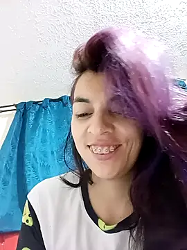Snapshot of julieth_sex1 chatting on January 29, 4:05 am julieth sex1 online show from January 29, 4:05 am
