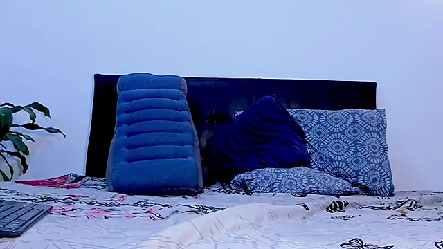 Eiden allenx online show from February 18, 6:04 am