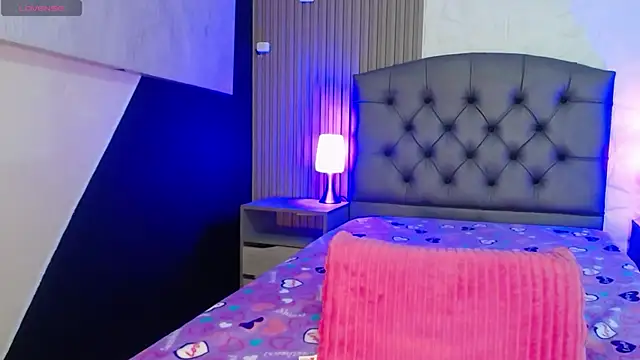 Snapshot of cheryl_hs chatting on January 24, 3:00 am cheryl hs online show from January 24, 3:00 am