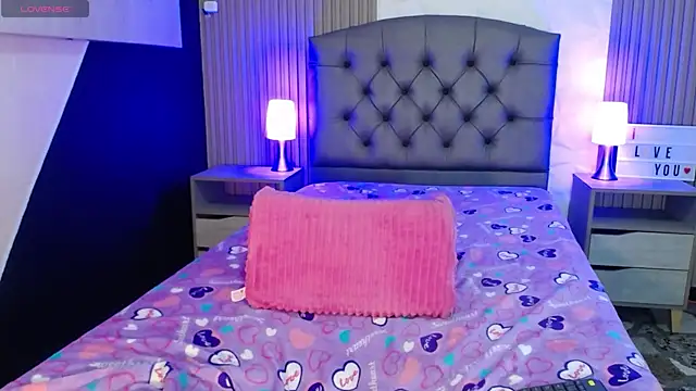 Snapshot of cheryl_hs chatting on February 4, 5:31 am cheryl hs online show from February 4, 5:31 am