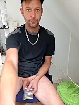 Snapshot of Percy_ohv chatting on October 1, 2:12 pm Percy ohv online show from October 1, 2:12 pm