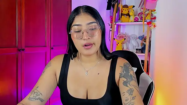 eymy-hadid online show from December 4, 11:13 pm