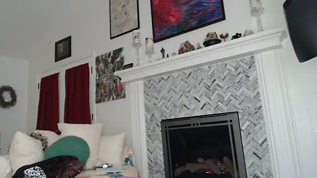 Snapshot of AuroraWillows chatting on March 6, 10:52 am AuroraWillows online show from March 6, 10:52 am