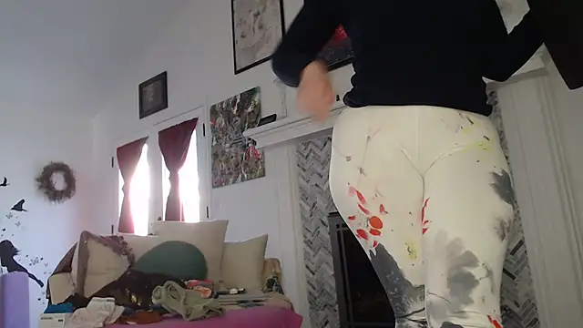 Snapshot of AuroraWillows chatting on March 9, 2:21 pm AuroraWillows online show from March 9, 2:21 pm