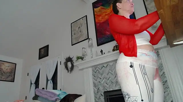 Snapshot of AuroraWillows chatting on November 17, 11:49 am AuroraWillows online show from November 17, 11:49 am