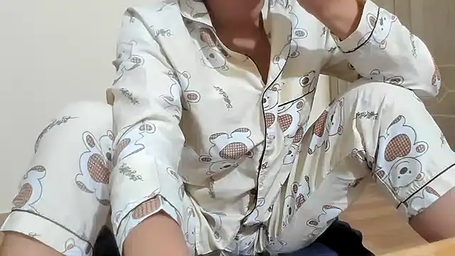 Snapshot of Beauty_Asian_Tina chatting on February 5, 11:34 am Beauty Asian Tina online show from February 5, 11:34 am