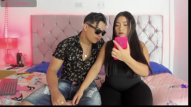 Snapshot of Harry_And_Girls chatting on March 8, 5:38 am Harry And Girls online show from March 8, 5:38 am