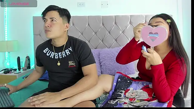 Snapshot of Harry_And_Girls chatting on March 10, 4:28 am Harry And Girls online show from March 10, 4:28 am