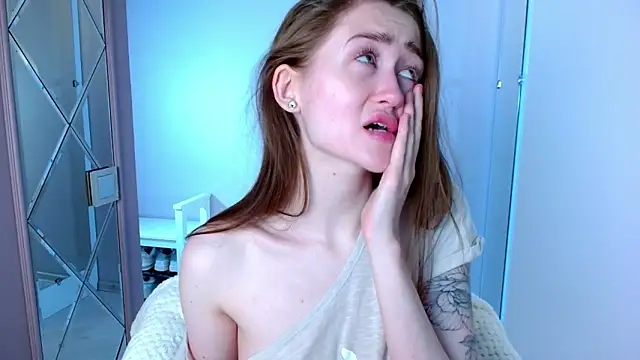 Snapshot of millllina chatting on February 18, 2:49 pm millllina online show from February 18, 2:49 pm