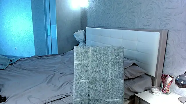 Snapshot of millllina chatting on March 6, 3:35 pm millllina online show from March 6, 3:35 pm