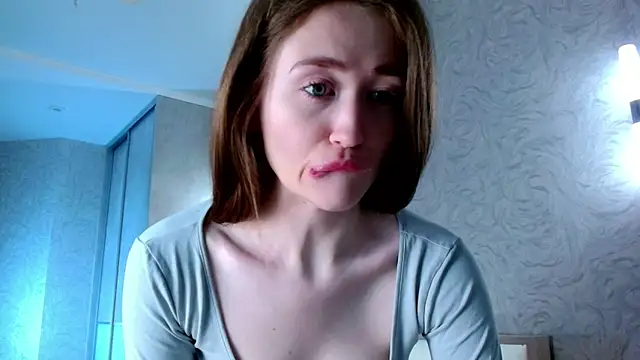 Snapshot of millllina chatting on March 9, 4:00 pm millllina online show from March 9, 4:00 pm