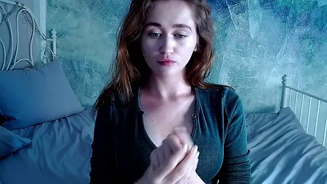 Snapshot of millllina chatting on September 11, 2:28 pm millllina online show from September 11, 2:28 pm