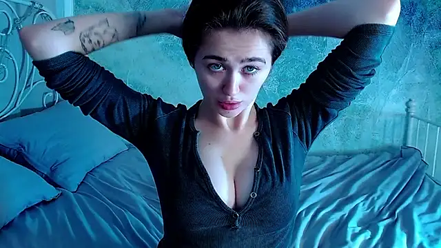 Snapshot of millllina chatting on October 30, 12:56 am millllina online show from October 30, 12:56 am