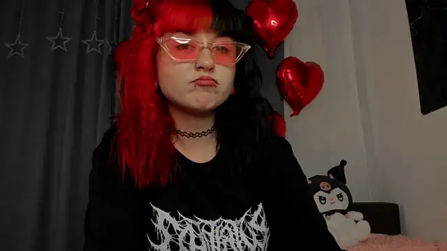 Snapshot of t0riayun0 chatting on February 19, 7:05 pm t0riayun0 online show from February 19, 7:05 pm