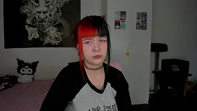 Snapshot of t0riayun0 chatting on February 23, 2:40 am t0riayun0 online show from February 23, 2:40 am