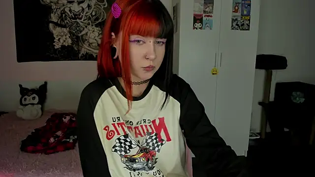 Snapshot of t0riayun0 chatting on February 24, 1:24 am t0riayun0 online show from February 24, 1:24 am