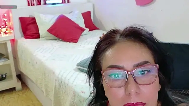 hottplay online show from February 12, 4:57 pm