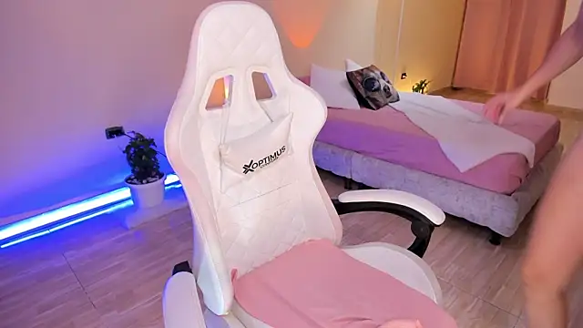 Snapshot of carleee_winter chatting on September 11, 12:44 am carleee winter online show from September 11, 12:44 am