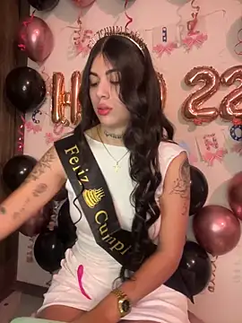 Snapshot of Sarasanders_4 chatting on March 16, 3:47 am Sarasanders 4 online show from March 16, 3:47 am