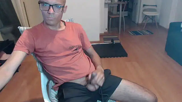 Snapshot of guachin_hunk chatting on December 1, 1:10 am guachin hunk online show from December 1, 1:10 am