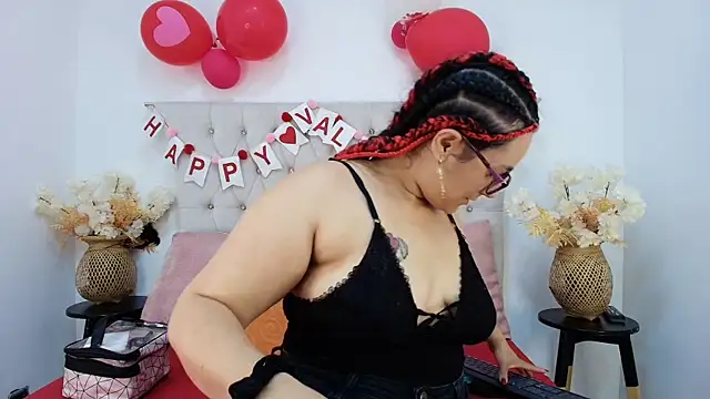 Snapshot of MIchelMomet chatting on February 14, 11:21 am MIchelMomet online show from February 14, 11:21 am