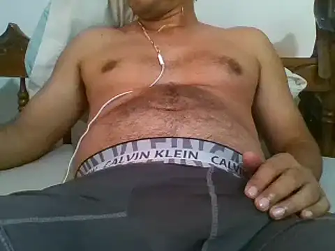 Snapshot of bbccol1 chatting on February 11, 6:44 pm bbccol1 online show from February 11, 6:44 pm