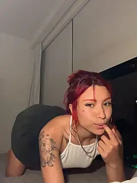 Snapshot of dinamita_Blair chatting on October 21, 12:33 am dinamita Blair online show from October 21, 12:33 am