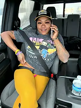 HaloRodeoLover2 online show from March 12, 5:30 pm