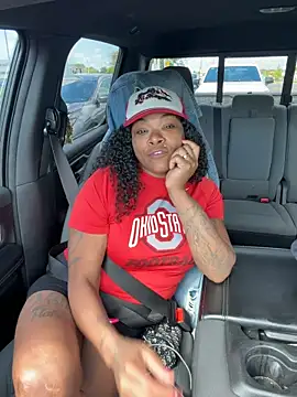 HaloRodeoLover2 online show from April 20, 2:09 pm