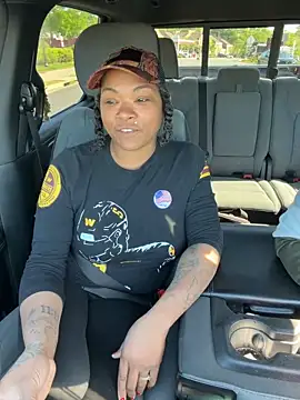 HaloRodeoLover2 online show from April 21, 2:01 pm