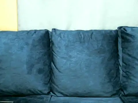 reezly online show from December 1, 11:58 pm